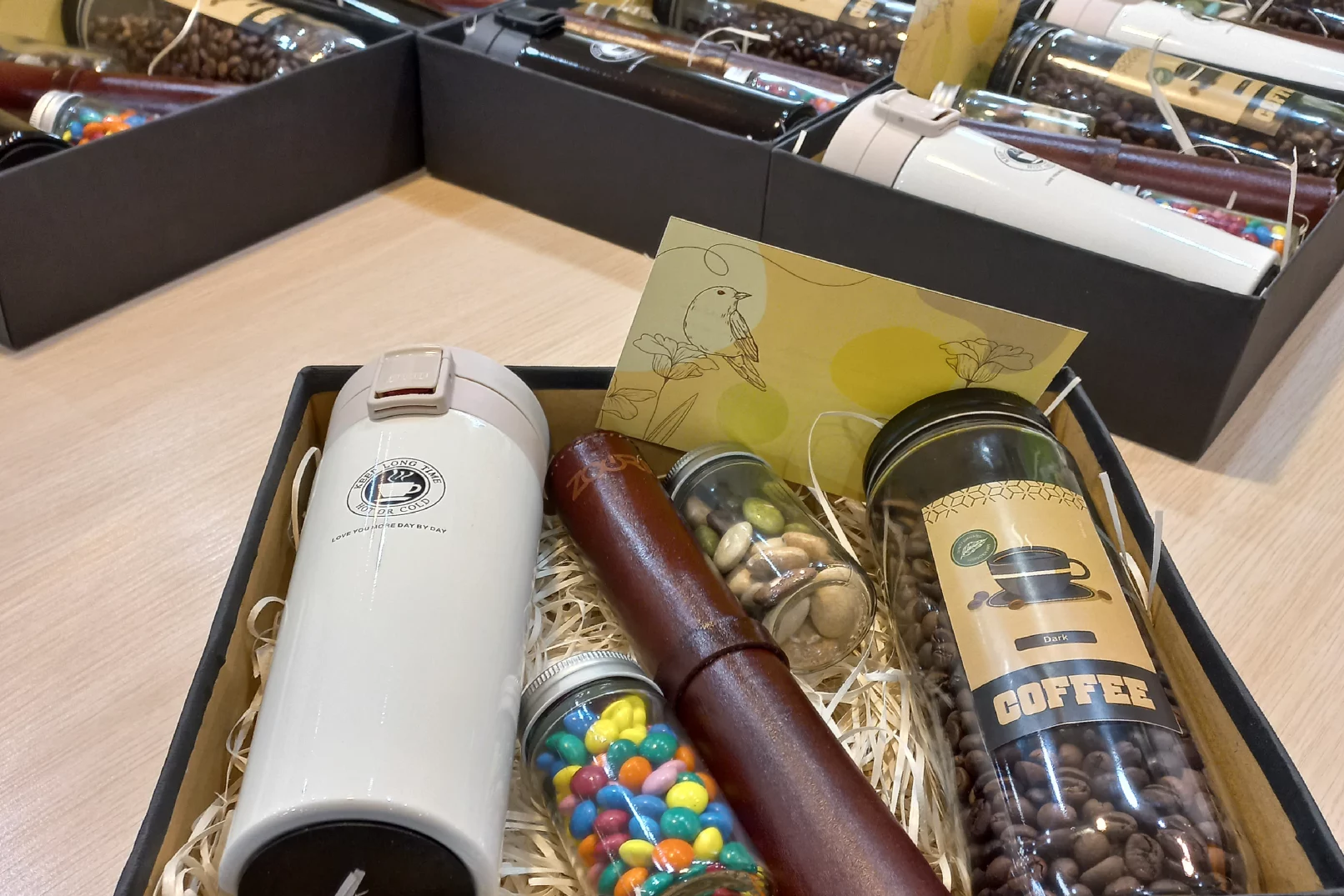 طراحی و تولید هدیه سازمانی